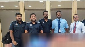 வெளிநாட்டு சிகரெட்டுகளை, சட்டவிரோதமான முறையில் நாட்டிற்கு கடத்தி வந்த இலங்கை பயணி ஒருவர் இன்று புதன்கிழமை