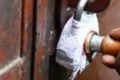 கள்ளச்சாராய உற்பத்தி நிலையம் முற்றுகை: இருவர் தப்பியோட்டம்