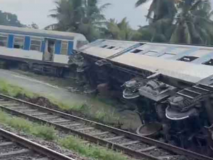 வனவாசல மற்றும் ஹுனுபிட்டியா இடையேயான இரயில் பாதையில் ஒரு இரயில் தடம் புரண்டுள்ளதாக ரயில்வே திணைக்களம்