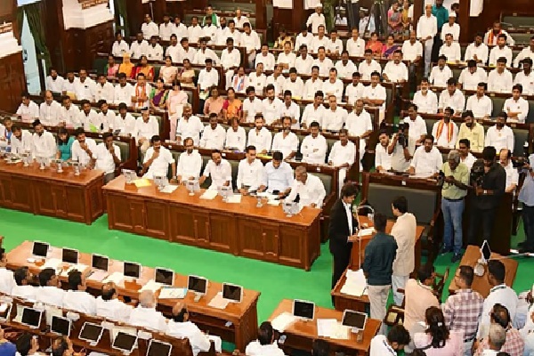 தமிழகத்தில் நடந்து முடிந்த 2026 சட்டமன்றத் தேர்தலில், நடிகர் விஜய் தலைமையிலான தமிழக வெற்றிக் கழகம்