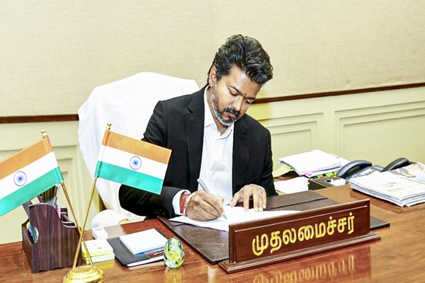 தமிழகத்தில் தற்போதைய நிலவரப்படி 4,765 டாஸ்மாக் சில்லறை மதுபானக் கடைகள் செயல்பட்டு வரும் நிலையில், மக்கள்