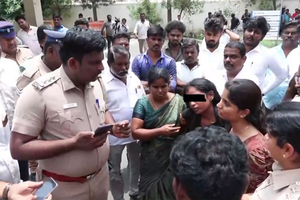 கோவை மாவட்டம் சூலூர் பகுதியில் கடத்தப்பட்டு, பாலியல் வன்கொடுமைக்கு உள்ளாக்கப்பட்டு கொடூரமாகக் கொலை செய்யப்பட்ட