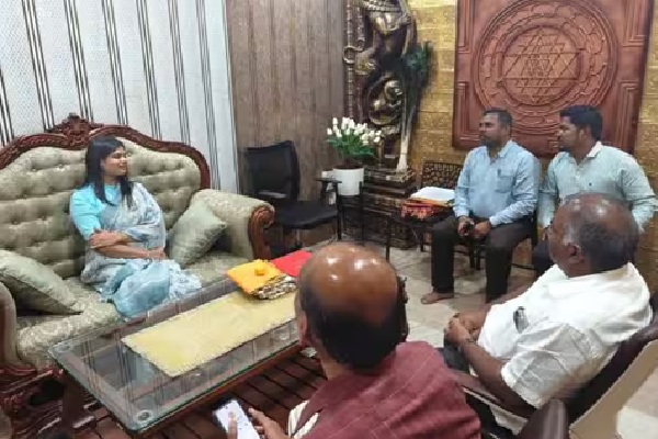 கோவை கவுண்டம்பாளையம் தொகுதியில் திமுக வேட்பாளரை வீழ்த்தி முதன்முறையாகத் தவெக சார்பில் சட்டமன்ற உறுப்பினராகத் த