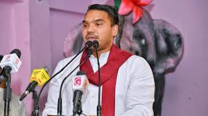 அரசாங்கத்துக்கும் பொலிஸாருக்கும் தேவையான முறையில் வாக்குமூலங்களை வழங்குமாறு கோரி, விசாரணை நிறுவனங்களால் சாட்சி