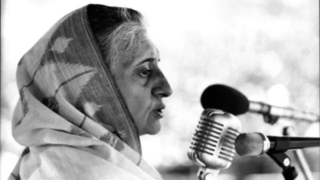 அமெரிக்கா - சோவியத் ஒன்றியம், இந்தியா, டாலர் - ரூபாய் மதிப்பு, இந்திரா காந்தி