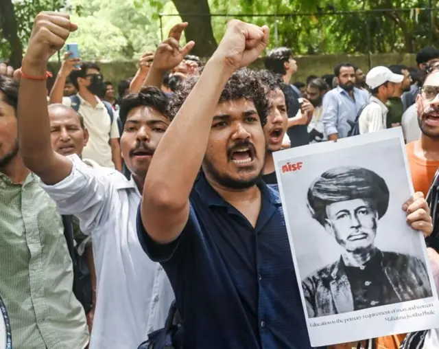 சிஜேபி, அபிஜித் தீப்கே, டெல்லி ஜந்தர் மந்தர், காக்ரோச் ஜனதா கட்சி