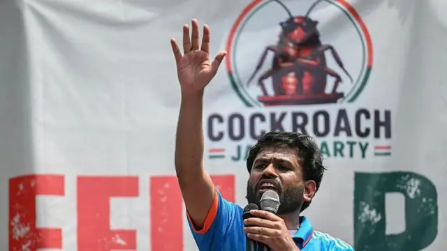 காக்ரோச் ஜனதா கட்சி: பெரும் அரசியல் இயக்கமாக மாறும் வலிமையை கொண்டிருக்கிறதா?