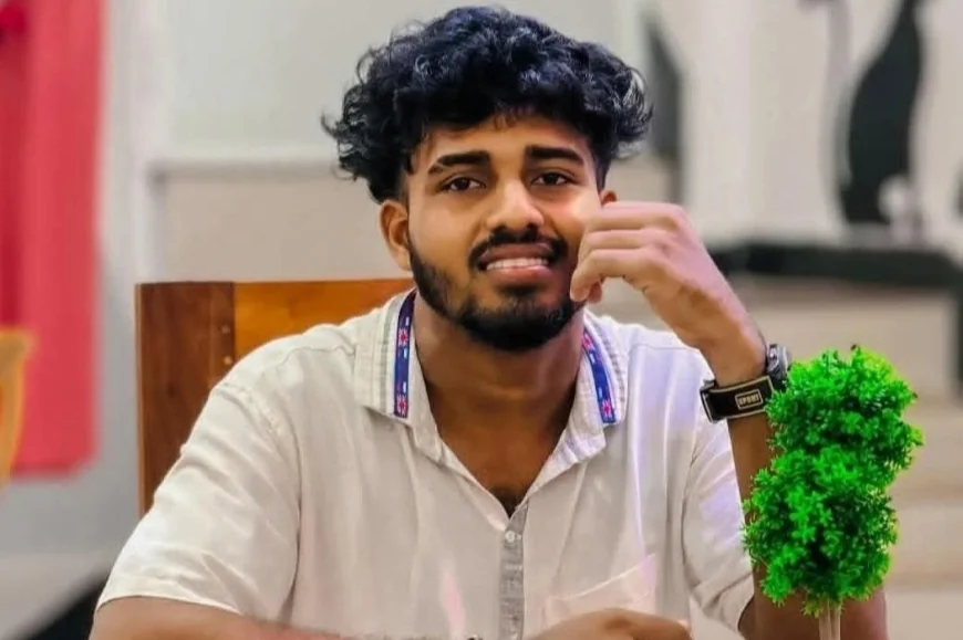 உயிரிழந்தவர், கிளிநொச்சி நகரைச் சேர்ந்த 23 வயதுடைய சிவகுருநாதன் சாரங்கன் என அடையாளம் காணப்பட்டுள்ளார்.