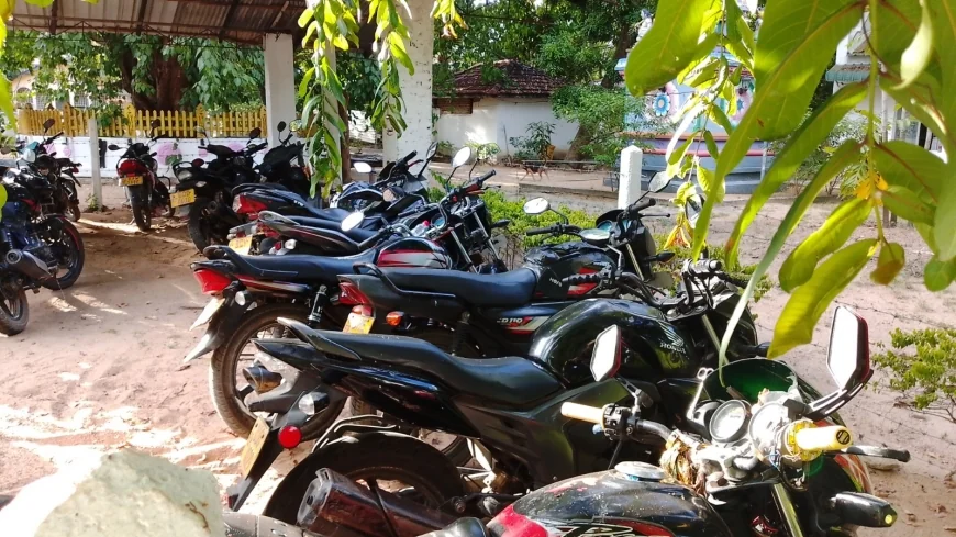 கடமையில் உள்ள போக்குவரத்துப் பொலிஸாரை கேலி செய்து டிக்டொக்கில் வீடியோ பதிவிட்டவர்கள் அடையாளம் காணப்பட்ட நிலையி
