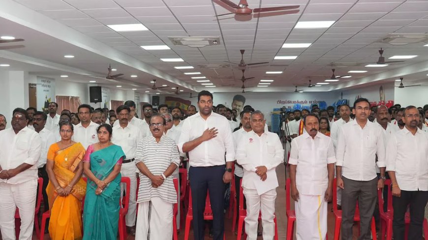 தவெகவில் மா.செக்களாக இருக்கும் விஜய் மக்கள் இயக்கத்தைச் சேர்ந்தவர்களுக்கு கல்தா கொடுத்துவிட்டு, தாவல் தலைகளுக்
