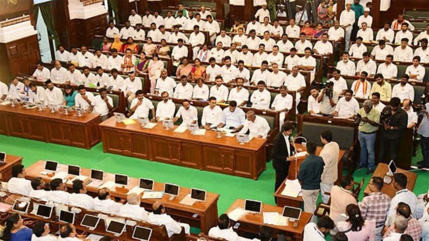 பரபரப்பான அரசியல் சூழ்நிலையில் தமிழக சட்டசபை நாளை ஆளுநர் உரையுடன் கூட உள்ளது. பல்வேறு பிரச்னைகளை
