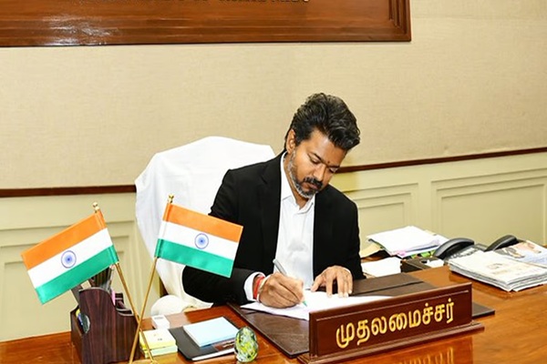 தமிழகத்தில் பெண்களின் கல்வித் தரத்தை மேம்படுத்துவதும், அவர்களுக்கு உயர்கல்விக்கான சம வாய்ப்புகளை வழங்குவதும் ஒ