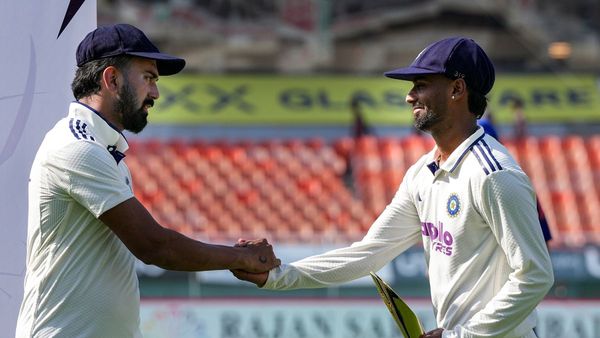 Manav Suthar Signs For Warwickshire county cricket after 6-w