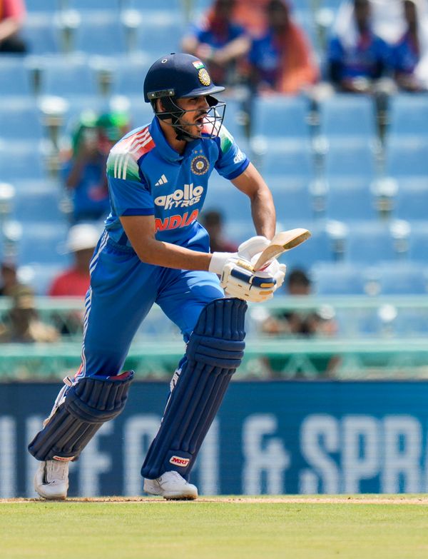 Shubman Gill continues his brilliance with a stunning batting performance. ஆப்கானிஸ்தான் அணிக்கு