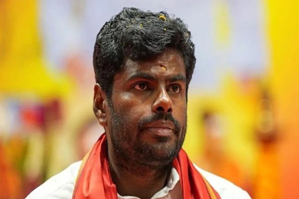 தமிழக பாரதிய ஜனதா கட்சியின் முன்னாள் தலைவரும், அக்கட்சியின் மிக முக்கிய முகமுமான கே. அண்ணாமலை,